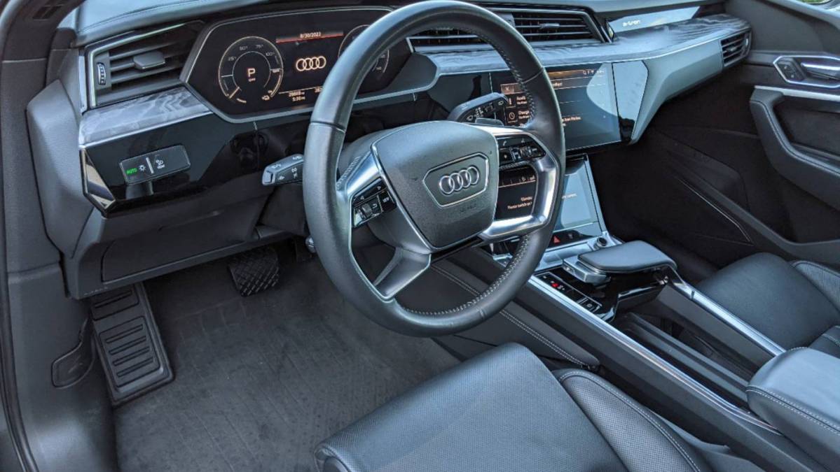 2019 Audi e-tron WA1VAAGE8KB005846