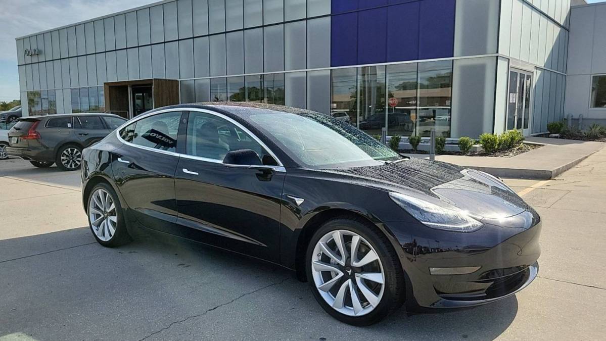 2018 Tesla Model 3 5YJ3E1EB5JF182747
