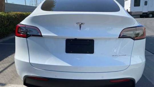 2021 Tesla Model Y 5YJYGAEE5MF273905