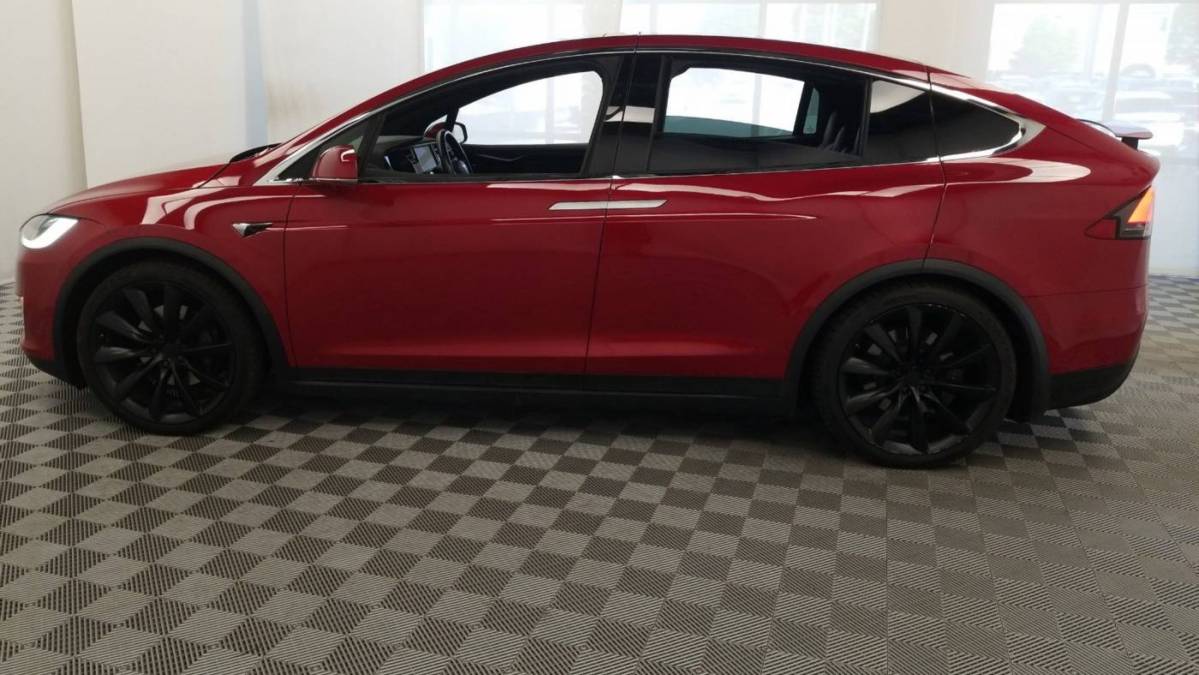 2017 Tesla Model X 5YJXCDE28HF057681