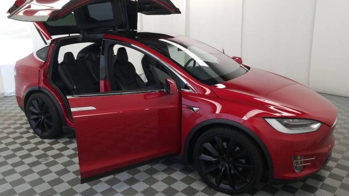 2017 Tesla Model X 5YJXCDE28HF057681