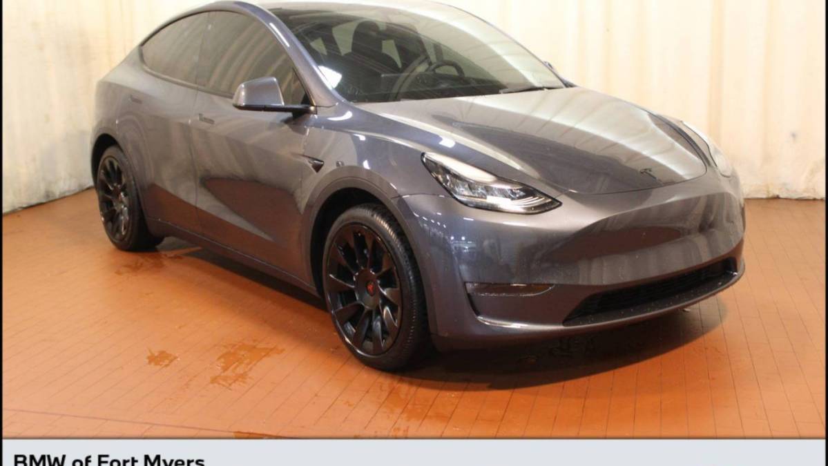 2021 Tesla Model Y 5YJYGDEE4MF100183