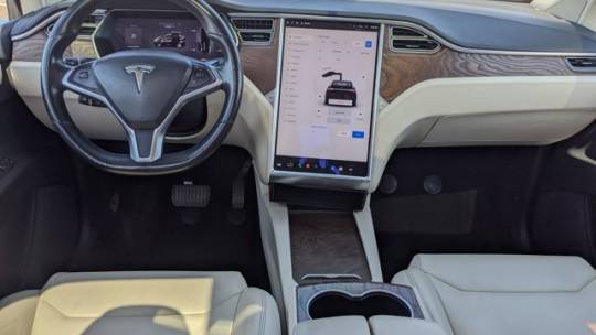 2017 Tesla Model X 5YJXCAE26HF079385
