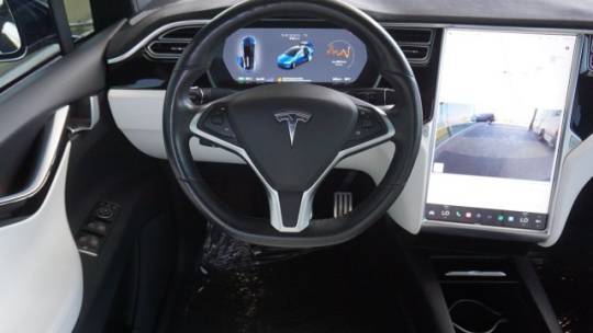 2017 Tesla Model X 5YJXCDE20HF041443