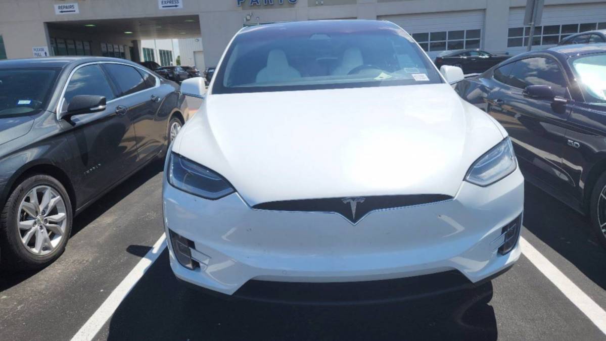2018 Tesla Model X 5YJXCDE23JF112186
