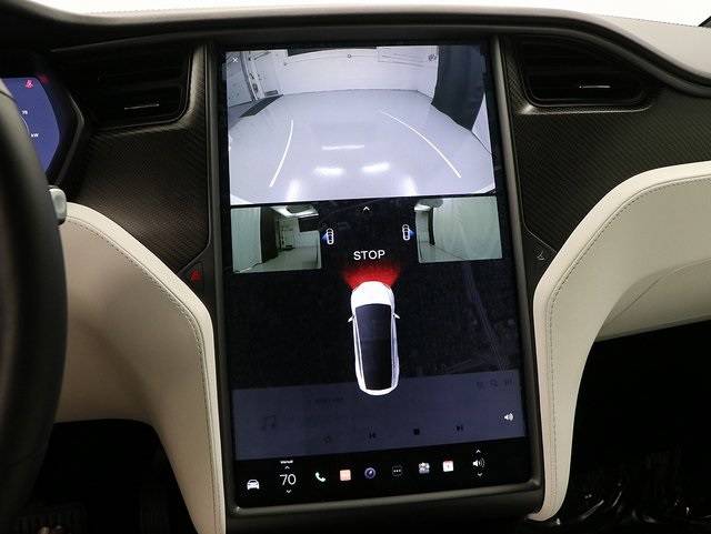 2018 Tesla Model X 5YJXCDE29JF118672