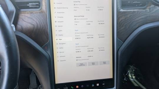2018 Tesla Model X 5YJXCAE29JF142386