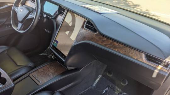 2018 Tesla Model X 5YJXCAE29JF142386