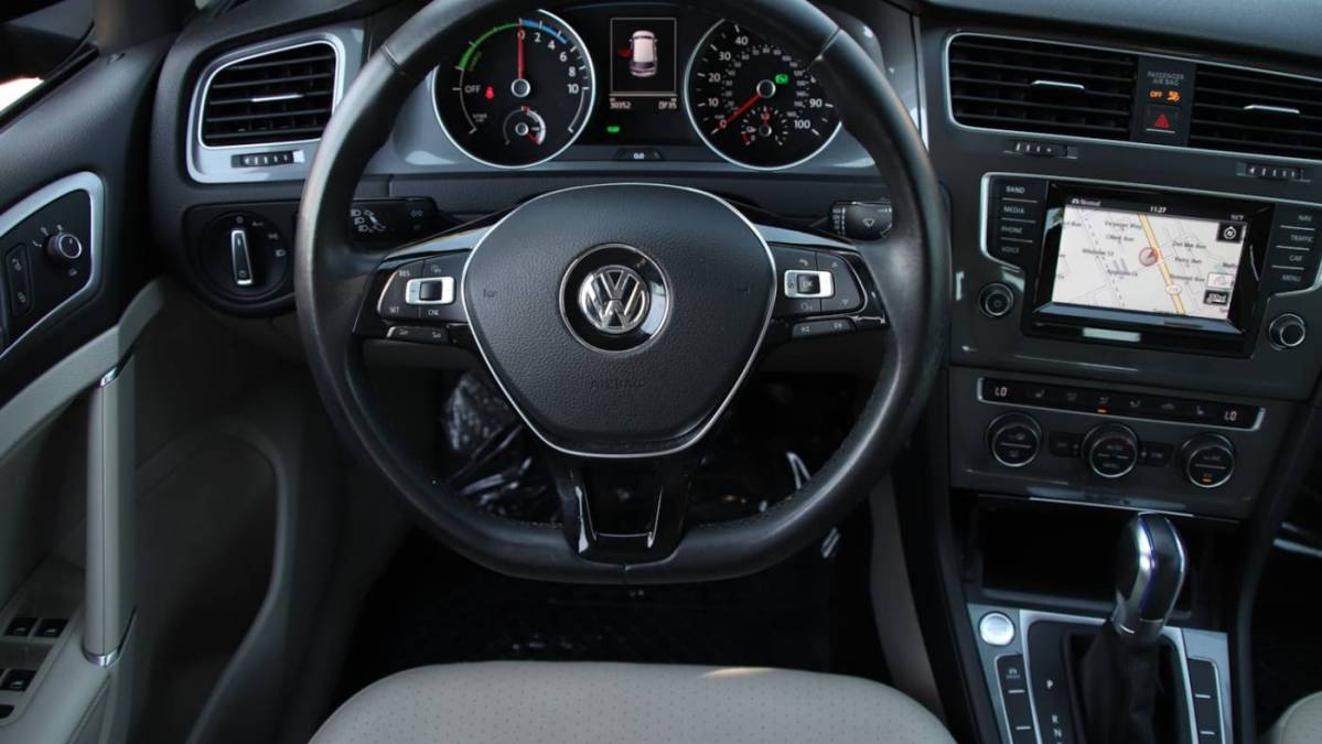 2015 Volkswagen e-Golf WVWPP7AU1FW911870