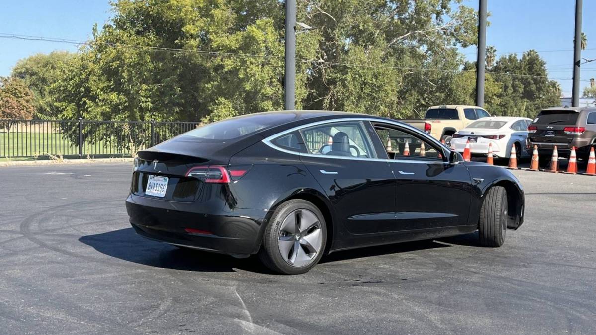 2018 Tesla Model 3 5YJ3E1EA0JF036313