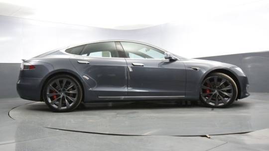 2019 Tesla Model S 5YJSA1E43KF333904
