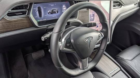 2016 Tesla Model X 5YJXCBE27GF025758