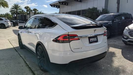 2018 Tesla Model X 5YJXCAE24JF113426