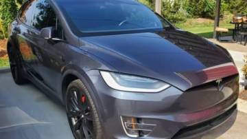 2018 Tesla Model X 5YJXCAE47JF109825