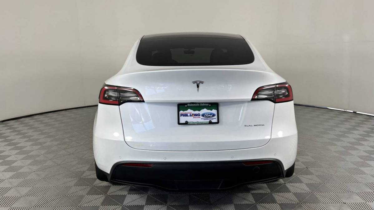 2021 Tesla Model Y 5YJYGDEE7MF122470