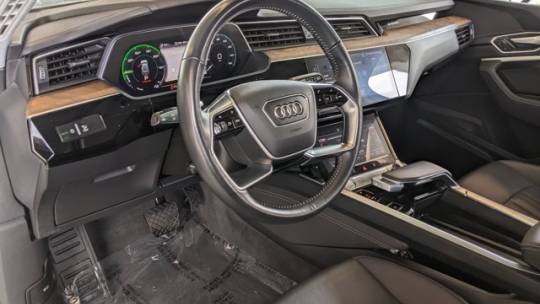 2019 Audi e-tron WA1LAAGE8KB024355