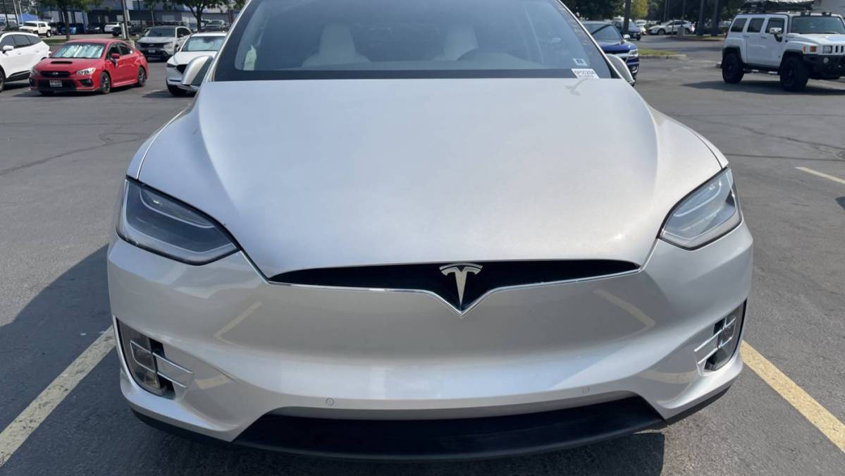 2018 Tesla Model X 5YJXCBE23JF101273