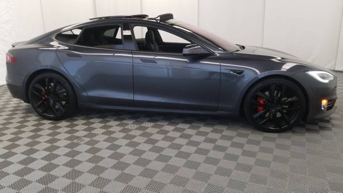 2018 Tesla Model S 5YJSA1E45JF260551
