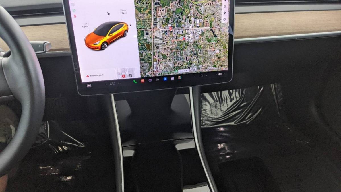 2018 Tesla Model 3 5YJ3E1EA7JF176021