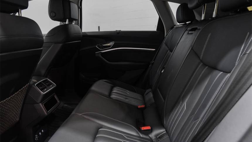 2019 Audi e-tron WA1VABGE5KB024036