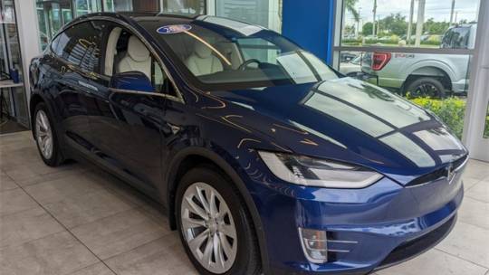 2018 Tesla Model X 5YJXCDE21JF119640