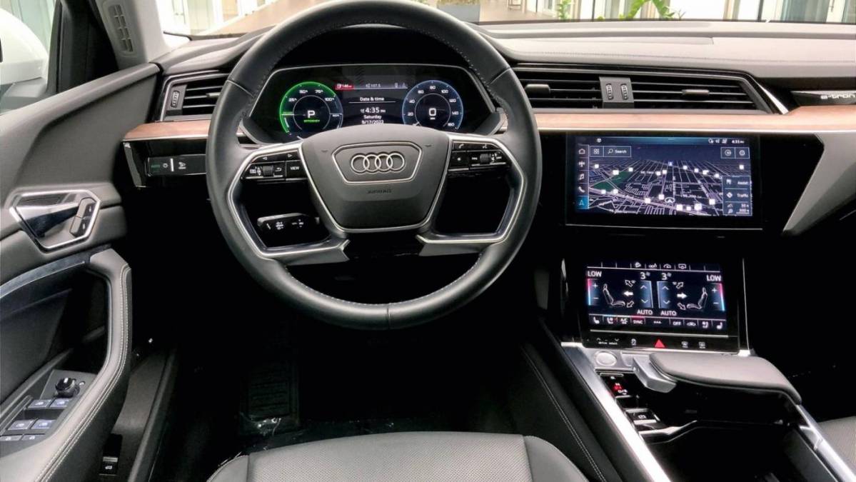 2019 Audi e-tron WA1LAAGE4KB022652