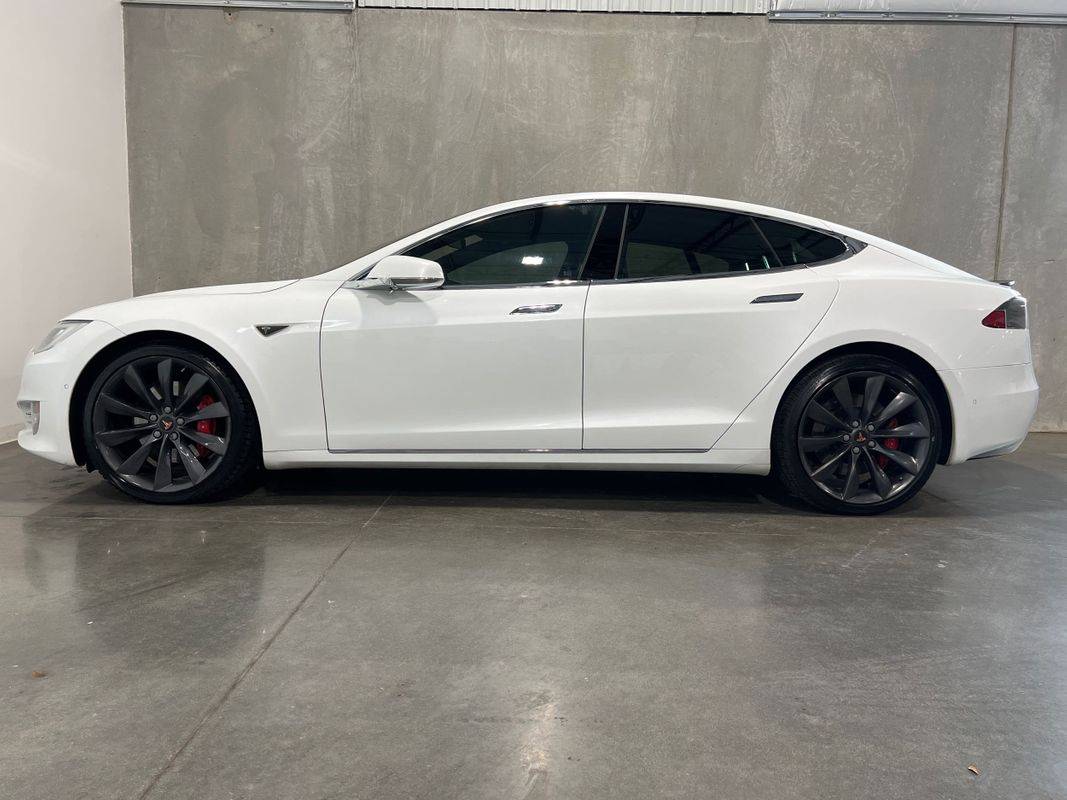 2016 Tesla Model S 5YJSA1E44GF146999