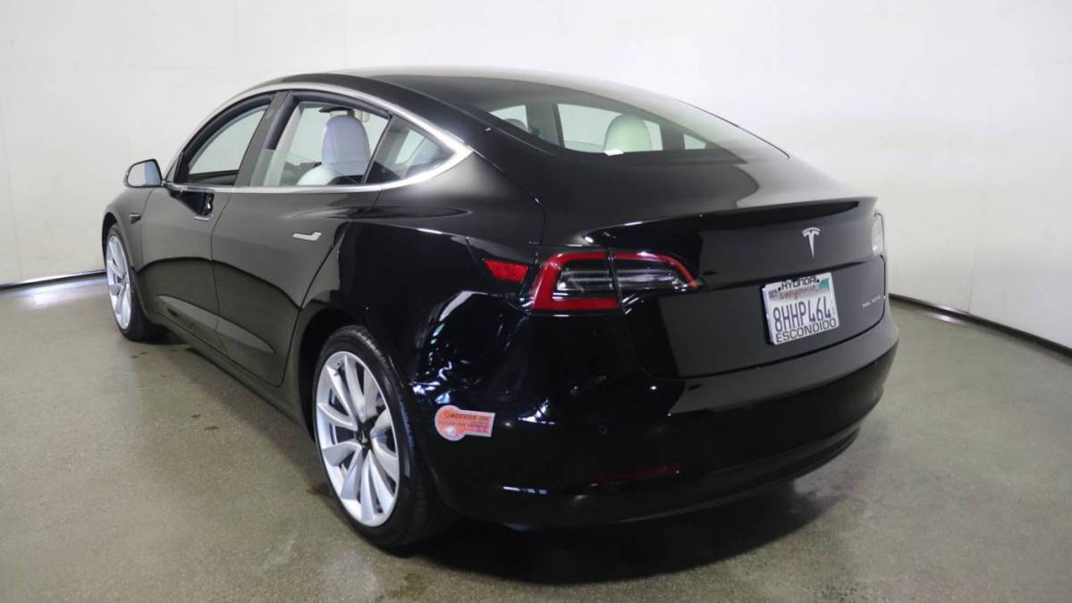 2018 Tesla Model 3 5YJ3E1EB2JF111750