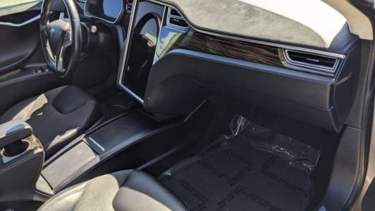 2016 Tesla Model S 5YJSA1E23GF144823