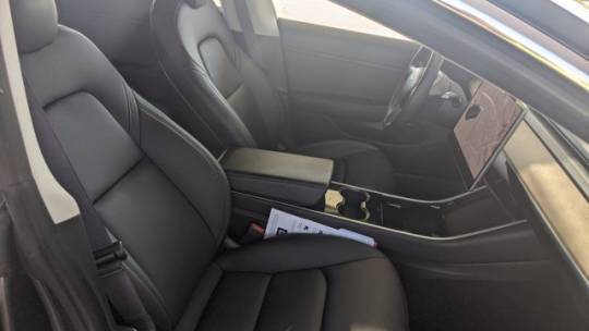 2018 Tesla Model 3 5YJ3E1EAXJF057881