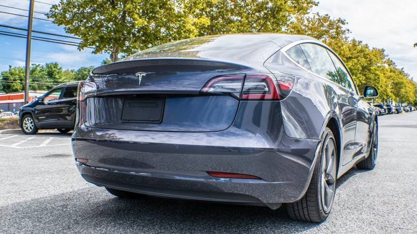 2019 Tesla Model 3 5YJ3E1EA0KF427074