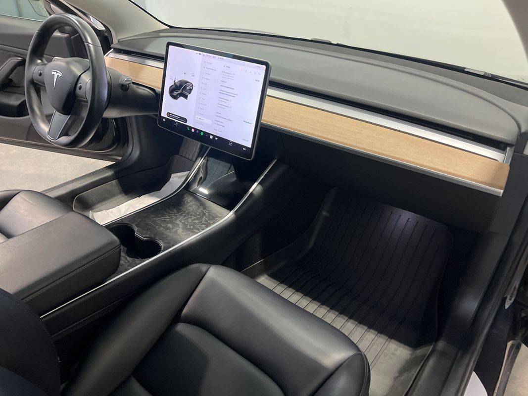 2018 Tesla Model 3 5YJ3E1EB9JF070792