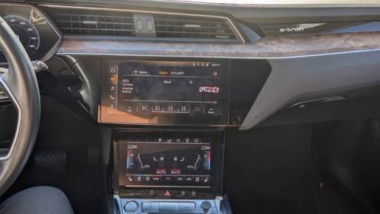 2019 Audi e-tron WA1VABGE1KB020999