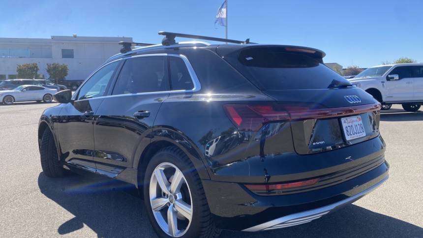 2019 Audi e-tron WA1LAAGEXKB024261