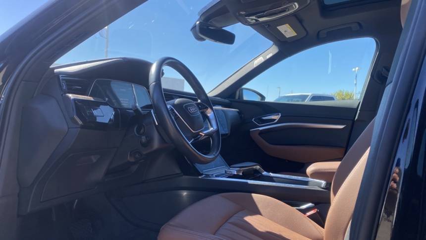 2019 Audi e-tron WA1LAAGEXKB024261
