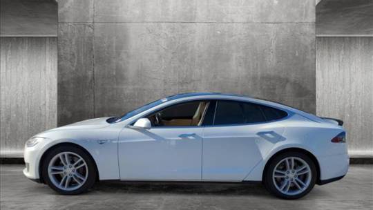 2015 Tesla Model S 5YJSA1E27FF111225