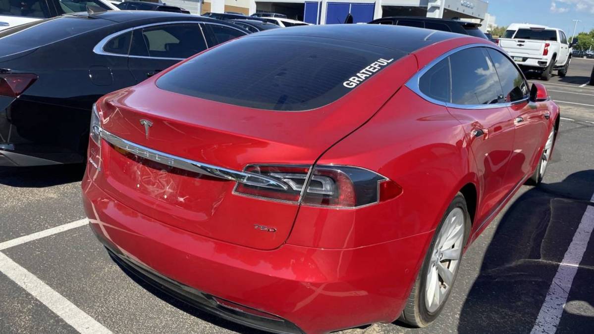 2017 Tesla Model S 5YJSA1E22HF190354