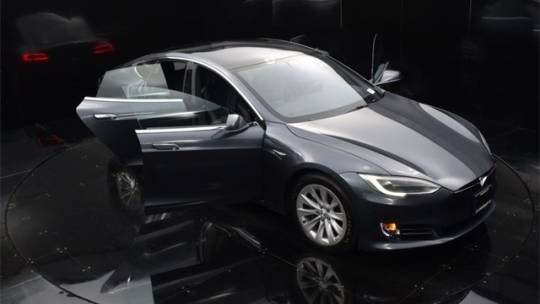 2018 Tesla Model S 5YJSA1E27JF246116