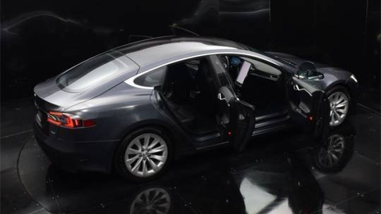 2018 Tesla Model S 5YJSA1E27JF246116