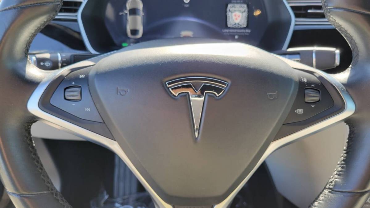 2015 Tesla Model S 5YJSA1E24FF102854