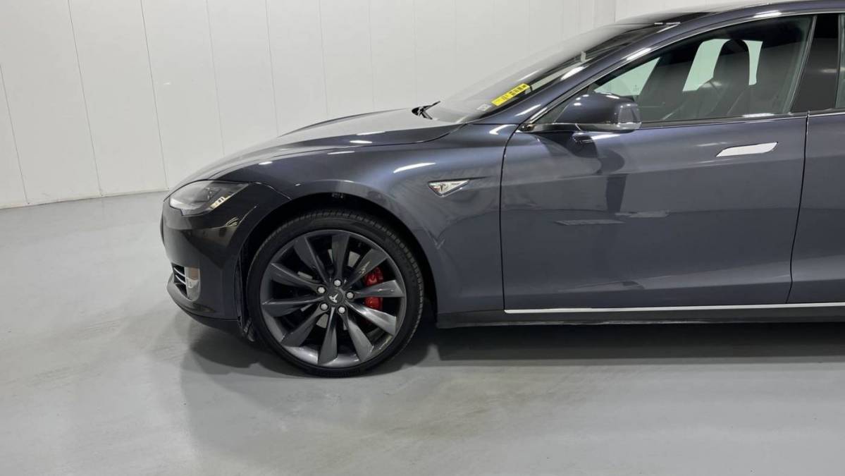 2015 Tesla Model S 5YJSA1H42FF085548