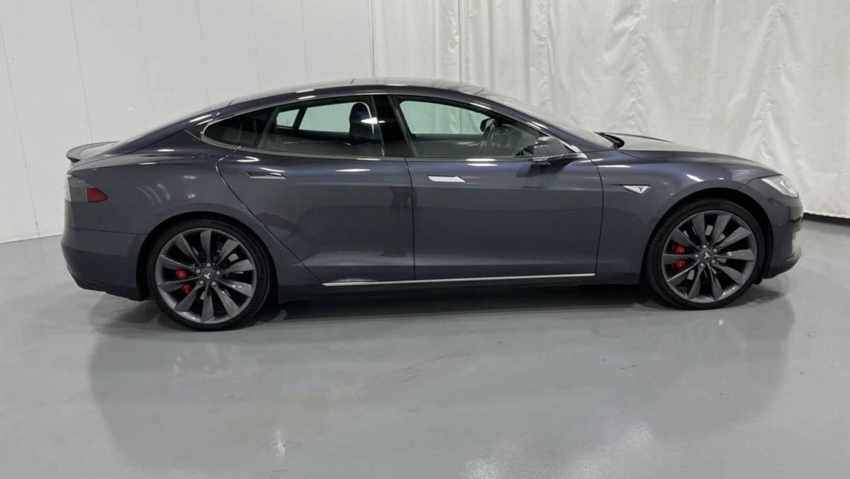 2015 Tesla Model S 5YJSA1H42FF085548