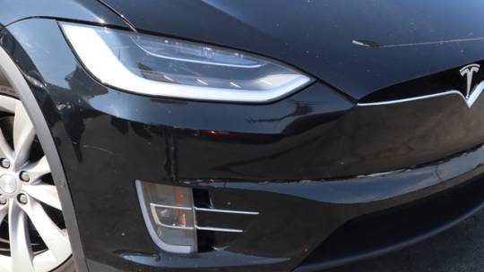 2018 Tesla Model X 5YJXCDE24JF137307