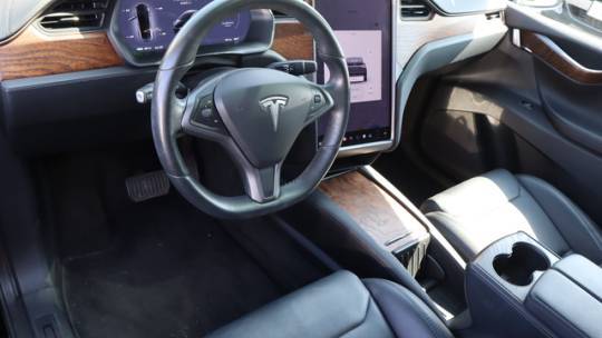 2018 Tesla Model X 5YJXCDE24JF137307