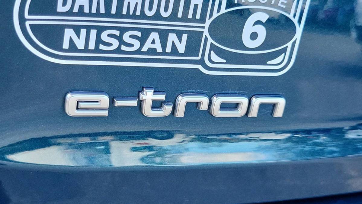 2019 Audi e-tron WA1VABGE9KB016117