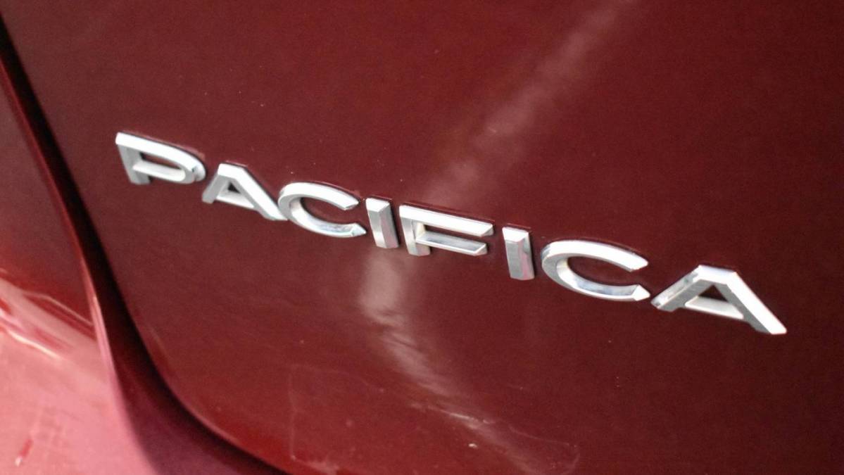 2018 Chrysler Pacifica Hybrid 2C4RC1N72JR365331