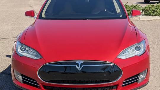 2015 Tesla Model S 5YJSA1E24FF118133