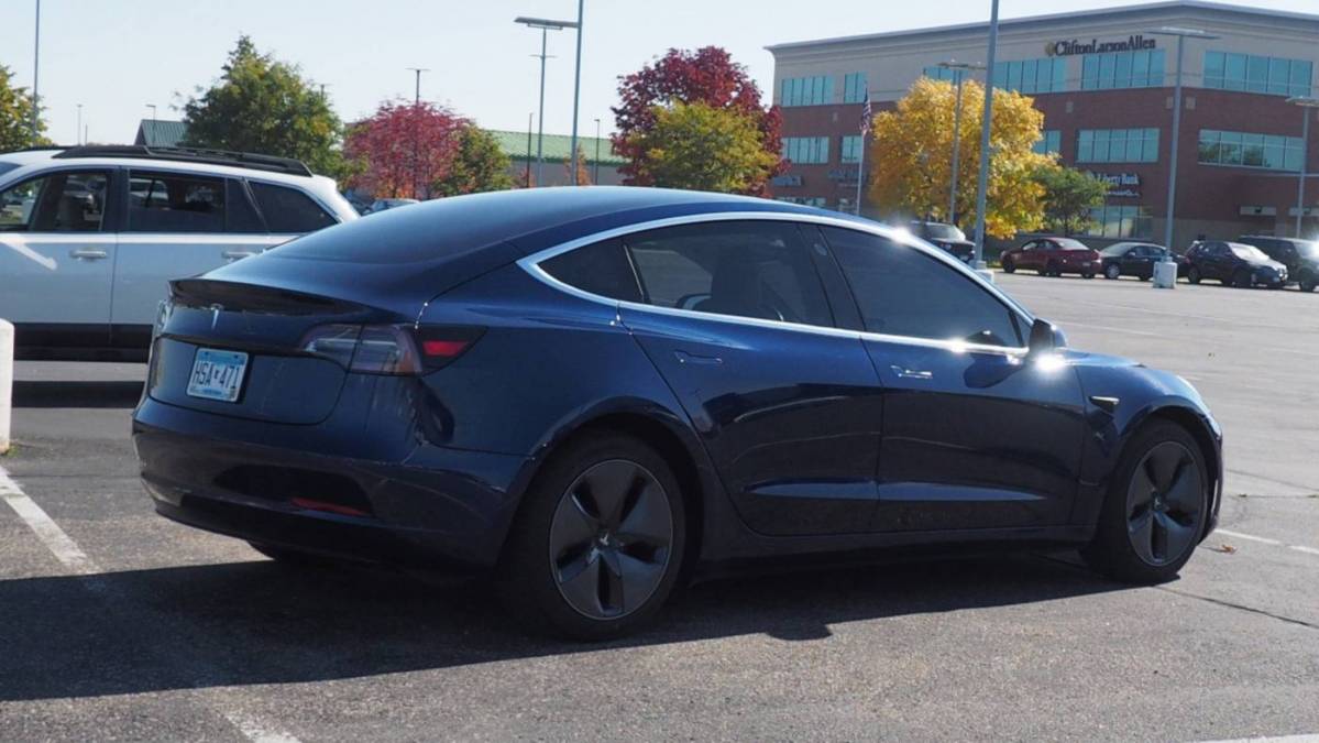 2018 Tesla Model 3 5YJ3E1EB1JF099770