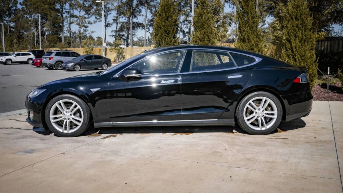 2015 Tesla Model S 5YJSA1S28FF096545