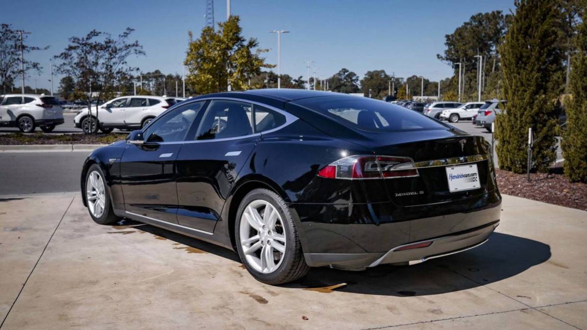 2015 Tesla Model S 5YJSA1S28FF096545